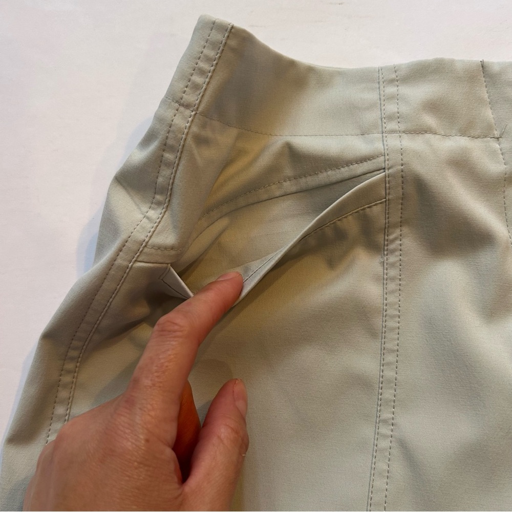 Tail Tech Khaki Golf Shorts Tan Bermuda Walking Shorts Pockets Size 4 LIKE NEW - Picture 3 of 11